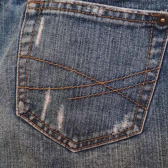 Ripped Jean Short - Picture 4 of 6
